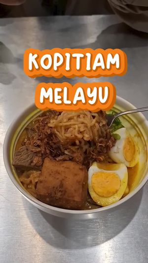 Video: Mi Kari dan Char Kway Teow Otentik Malaysia