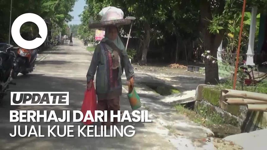 Video: Nenek di Lamongan Berangkat Haji Setelah 40 Tahun Jual Kue Keliling