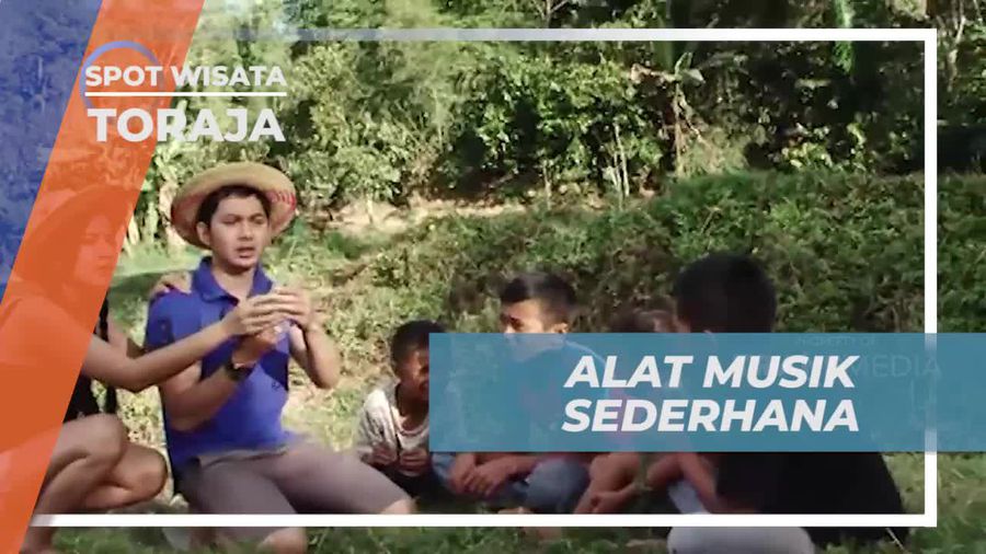 Menemukan Alat Musik Sederhana di Antara Sawah Hijau dan Tebing di Toraja