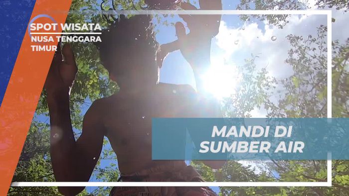 Mandi Segar di Sumber Air Bersama Warga Suku Boti, Nusa Tenggara Timur
