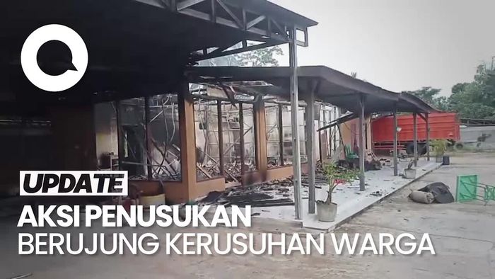 Video: Kerusuhan Pecah di Lampung Tengah, Warga Bakar Rumah Lurah