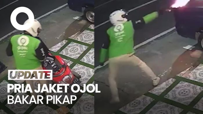 Video Rekaman CCTV Pria Jaket Ojol di Blitar Bakar Pikap