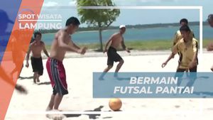 Bermain Futsal Pantai Seru di Krakatoa Nirwana Resort, Lampung