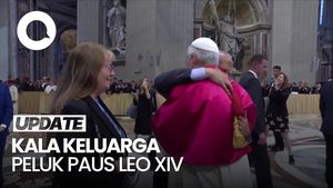 Video: Momen Paus Leo XIV Dipeluk Kakaknya Seusai Resmi Dilantik