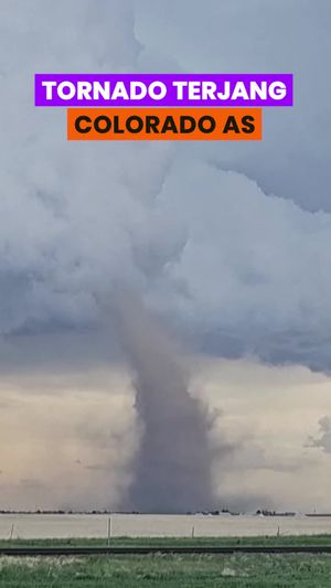 Video: Tornado Terjang Colorado AS, 17 Bangunan Porak-poranda