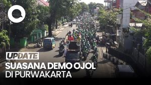 Video: Demo Ojol di Purwakarta, Driver Gelar Aksi Dorong Motor