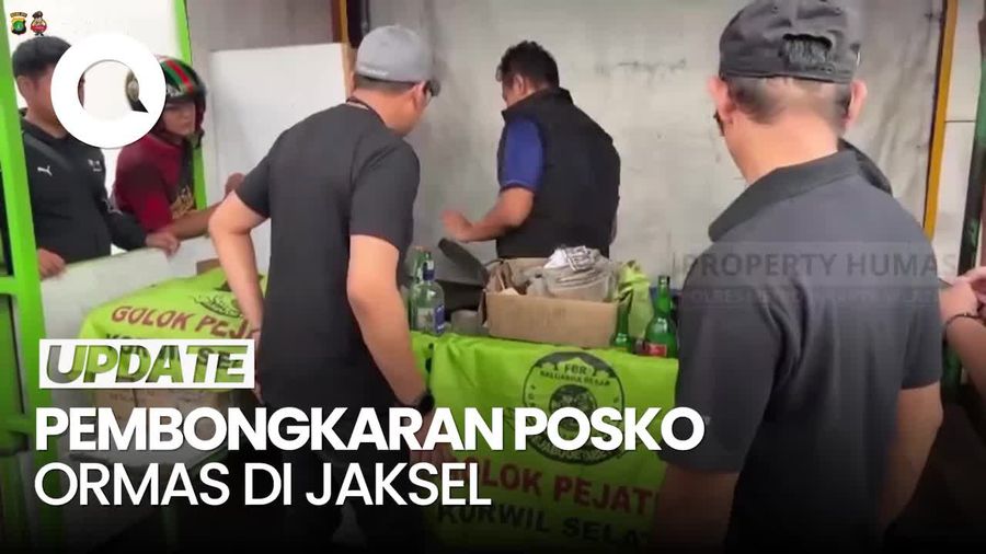 Video: Momen Petugas Gabungan Bongkar Posko Ormas Meresahkan di Jaksel