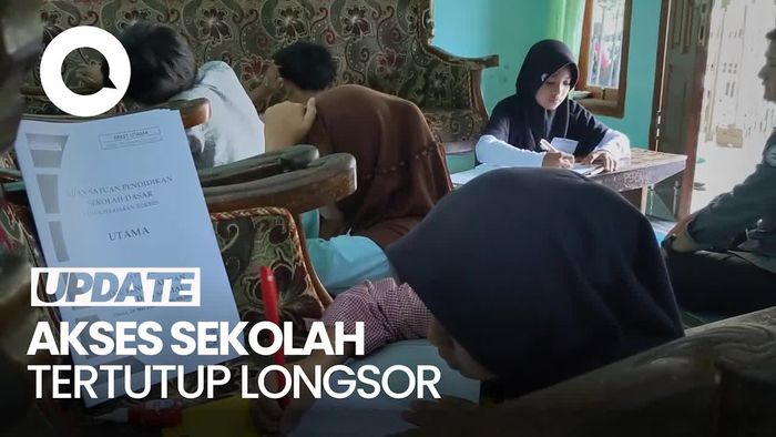 Video: Akses Tertutup Longsor, Siswa SD di Trenggalek Ujian di Rumah Warga