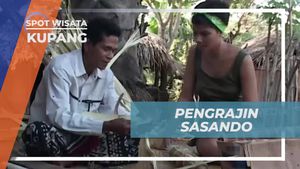Mengunjungi Pengrajin Sasando di Kupang