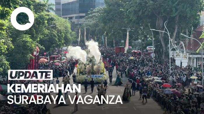 Video: Ribuan Warga Tumpah Ruah Saksikan Parade Surabaya Vaganza 2025