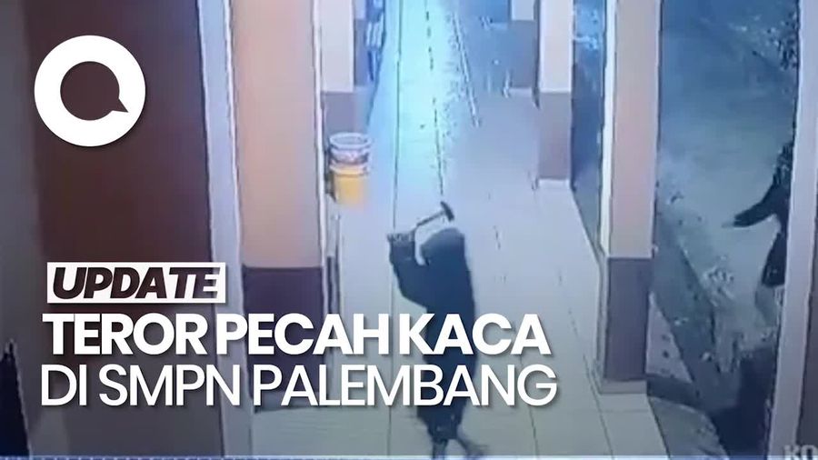 Video Aksi Teror Pecah Kaca di SMPN Palembang Terekam CCTV