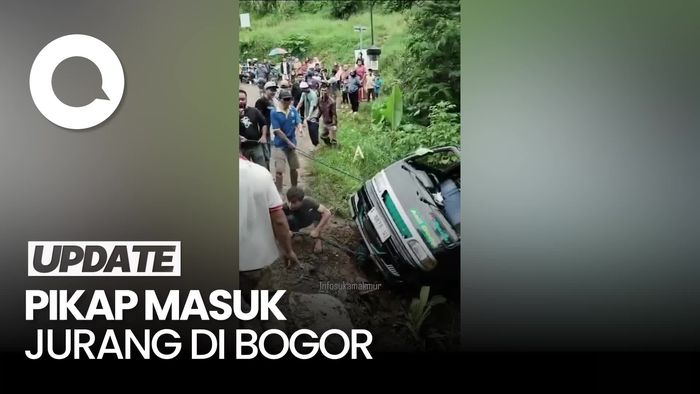 Video: Tak Kuat Menanjak, Mobil Pikap Terperosok ke Jurang di Bogor 