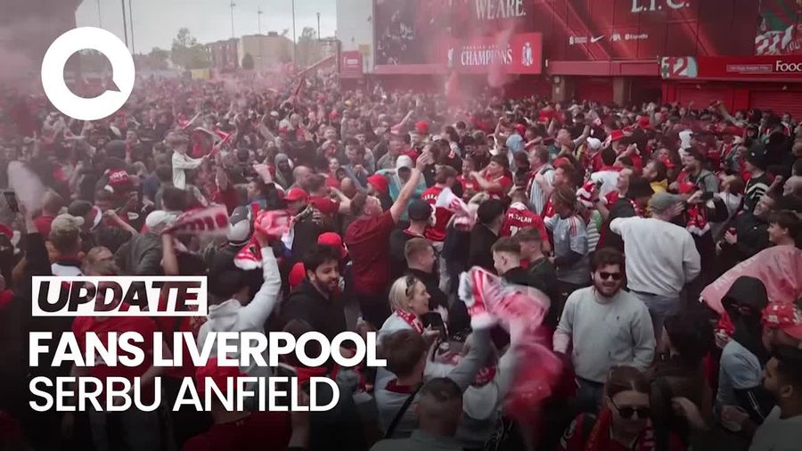 Video Anfield Kembali Memerah Saat Liverpool Angkat Trofi Liga Inggris