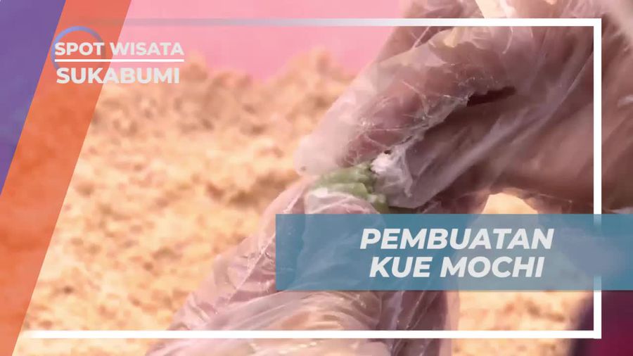 Menyusuri Proses Penggulungan Kue Mochi yang Menantang di Sukabumi  