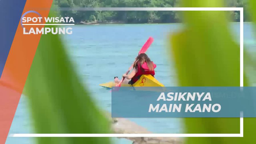 Bermain Kano Seru di Perairan Lampung