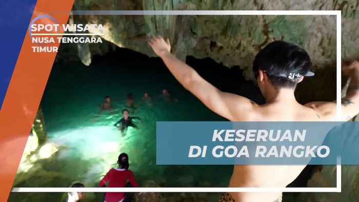 Bermain Air Seru di Dalam Goa Rangko, Nusa Tenggara Timur