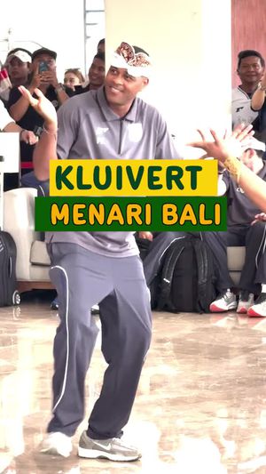 Video: Momen Kluivert Nari Bali, Disambut Riuh Pemain Timnas