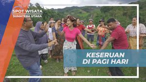 Mengikuti Kegiatan Pagi Hari Bersama Warga Desa Lingga di Sumatera Utara