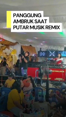 Video: Brak! Detik-detik Panggung Hajatan Akikah Roboh saat Putar Musik Remix