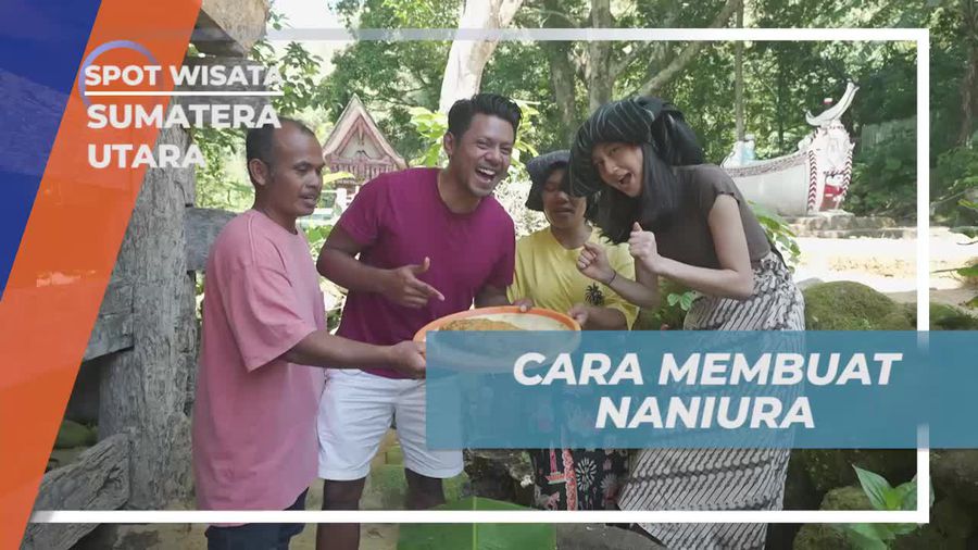 Menyiapkan Bumbu Rempah untuk Naniura di Sumatera Utara