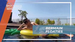Bersantai di Atas Floaties saat Staycation di Semarang