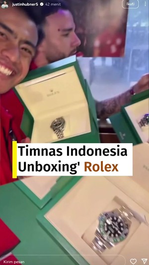 Video Pulang Makan Siang Bareng Prabowo, Timnas Indonesia Pamer Rolex