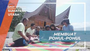 Membuat Pohul-Pohul Tradisional di Desa Salaon Sumatera Utara