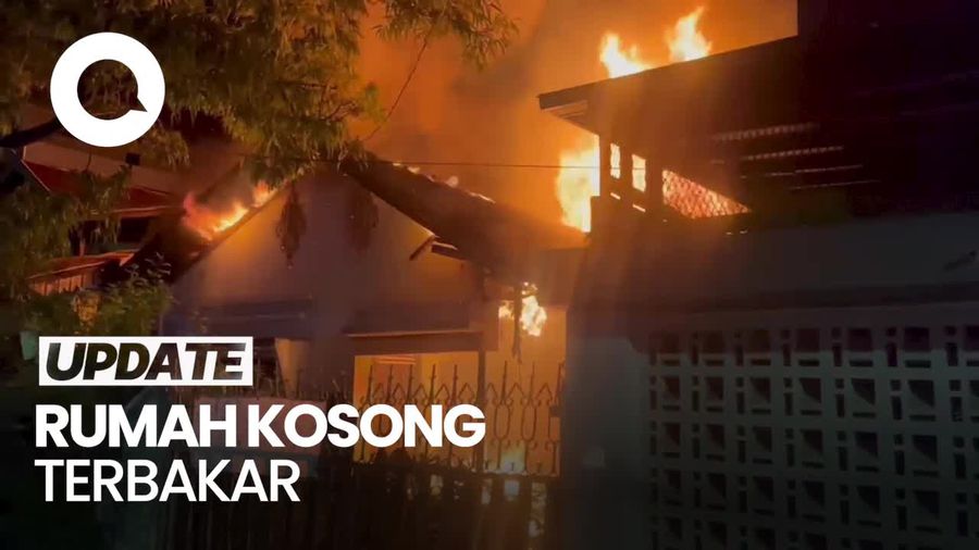Video: Kebakaran Rumah Kosong di Makassar, 11 Mobil Pemadam Diterjunkan