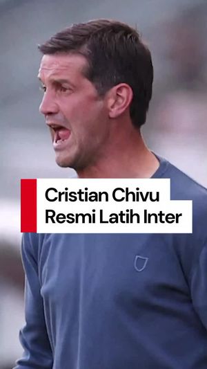 Video Cristian Chivu Resmi Jadi Pelatih Inter yang Baru