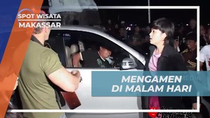 Melakukan Pertunjukan Ngamen di Malam Hari Makassar