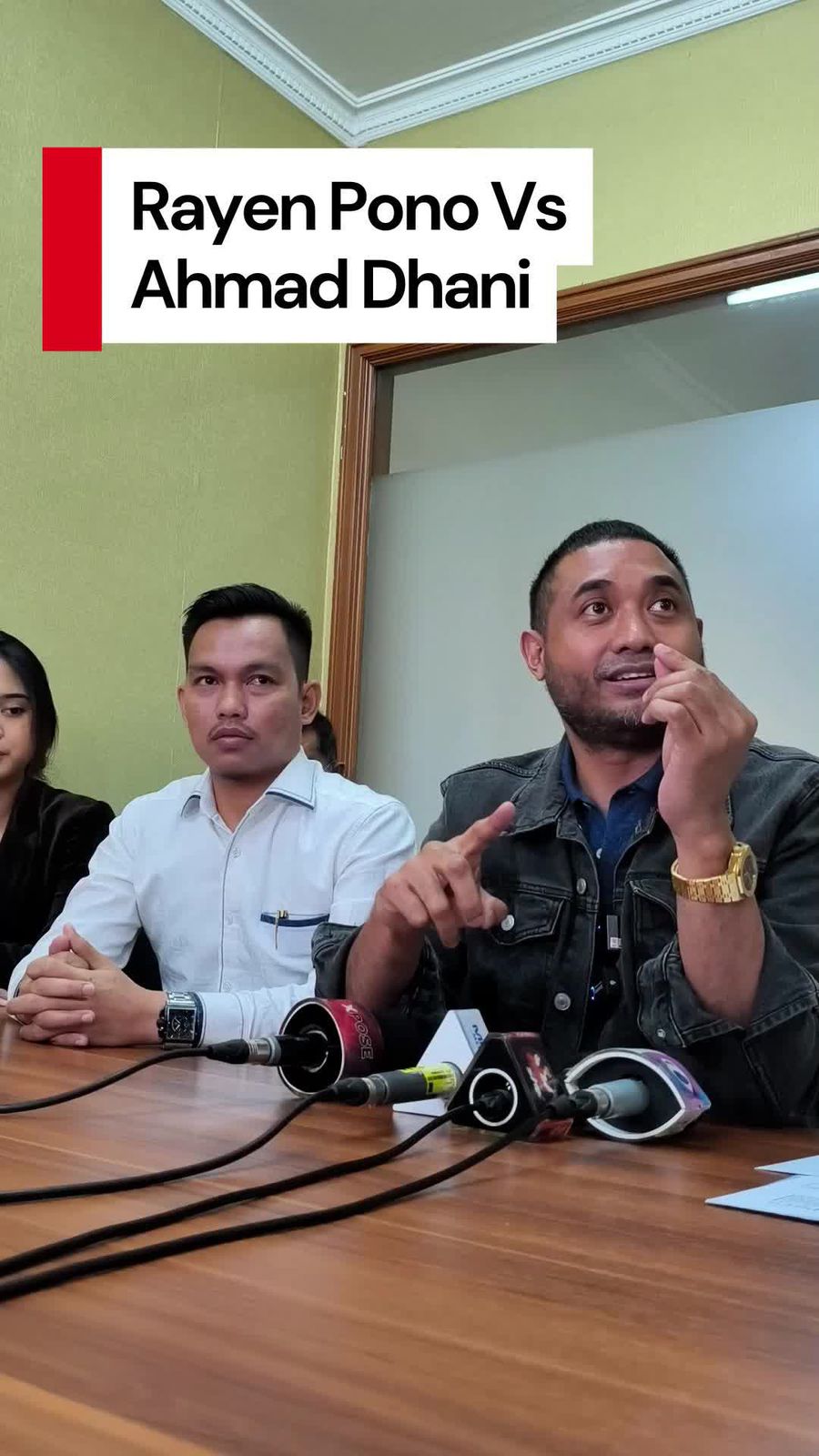 Video: Rayen Pono Rangkul Musisi Lain Jadi Saksi Kasus Pencemaran Nama Marga