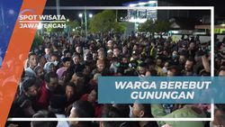 Berebut Gunungan Hasil Bumi dalam Tradisi Grebeg Besar Demak