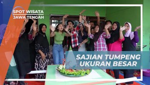 Menyusun Sajian Tumpeng Besar untuk Perayaan Grebeg Besar di Demak