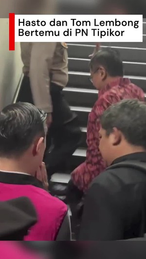 Video: Momen Hasto Kristiyanto dan Tom Lembong Berpapasan di PN Tipikor
