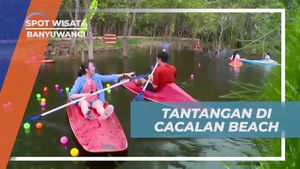 Mengikuti Tantangan Seru Mengumpulkan Bola dengan Kano di Cacalan Beach, Banyuwangi