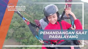 Mengagumi Panorama dari Ketinggian saat Paralayang di Majalengka