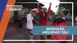 Berhasil Menirukan Gerakan Melepas Tali dalam Tari Sintren di Cirebon