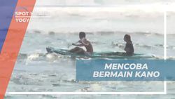 Mencoba Bermain Kano dengan Seru di Pantai Yogyakarta