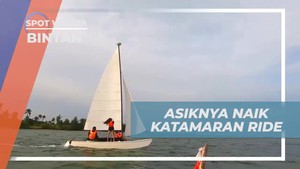 Menyusuri Laut dengan Katamaran di Marjoly Beach Bintan