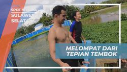 Melompat dari Tepian Tembok di Mata Air Lotong, Sulawesi Selatan
