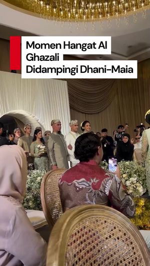 Video: Momen Hangat Ahmad Dhani-Maia Dampingi Pernikahan Al Ghazali