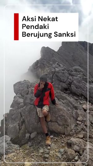 Video: Pendaki Nekat Naik Puncak Merapi, Berujung Disanksi Bersih-bersih