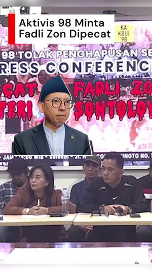 Video: Aktivis 98 Minta Fadli Zon Dipecat dari Jabatan Menteri