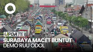 Video: Sopir Truk Demo Protes RUU ODOL, Taman Pelangi Surabaya Macet