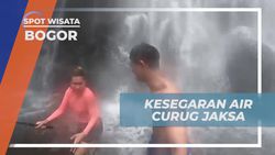 Menyegarkan Diri dengan Air Dingin Curug Jaksa Bogor