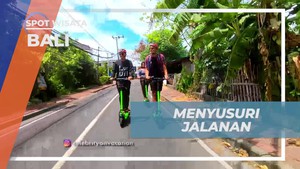 Berkeliling Jalanan Seminyak dengan Scooter di Bali