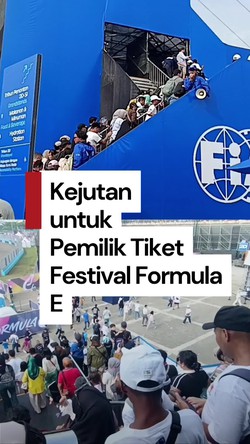 Video: Senangnya Pemilik Tiket Festival Formula E Bisa ke Grandstand