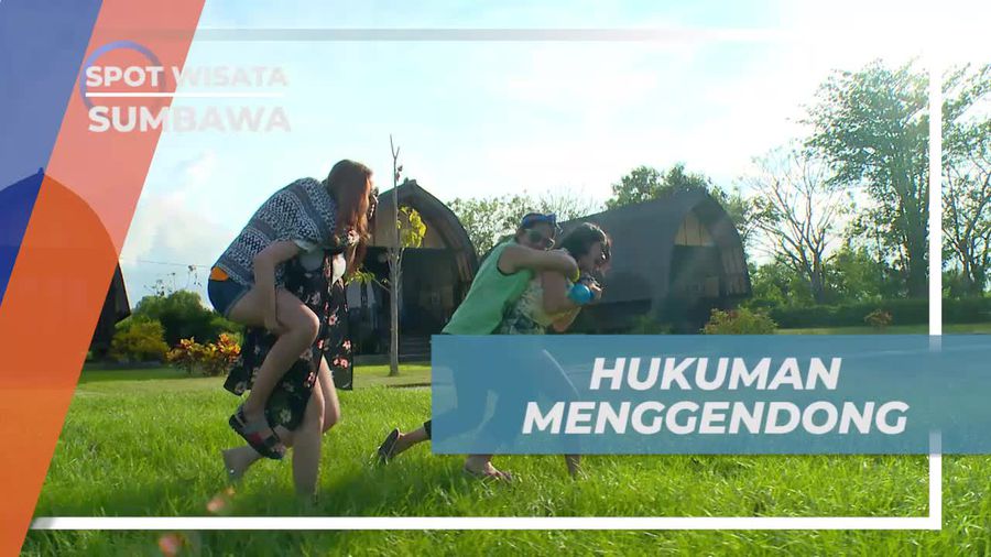 Mengikuti Tantangan Menyemprot Balon dan Menggendong di Sumbawa