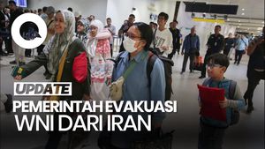 Video: Momen 11 WNI yang Dievakuasi dari Iran Tiba di Bandara Soetta 