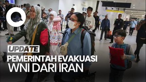 Video: Momen 11 WNI yang Dievakuasi dari Iran Tiba di Bandara Soetta 
